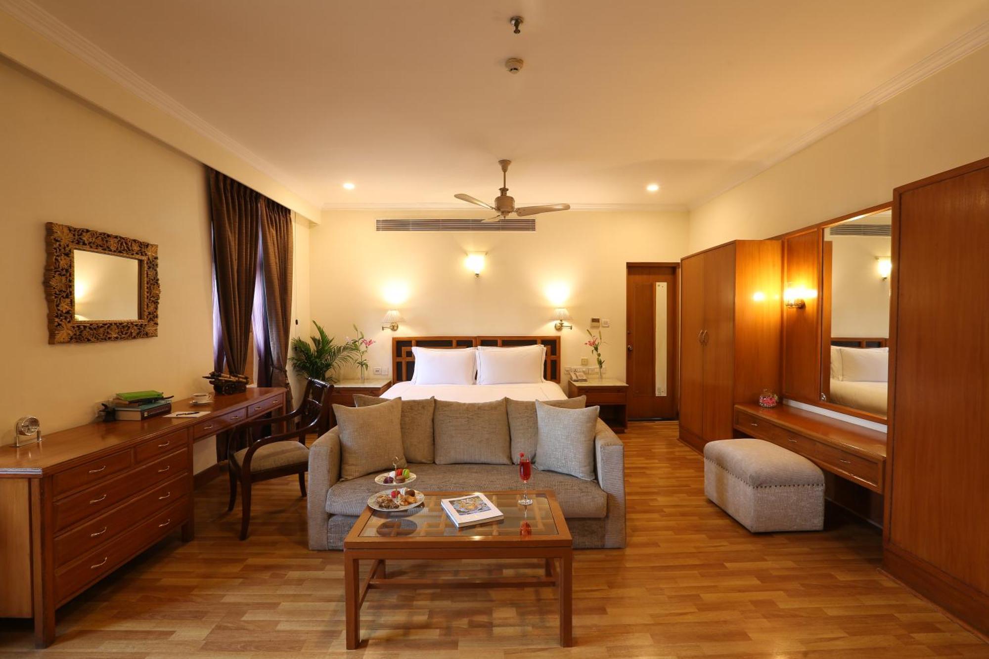 Ambassador, New Delhi - Ihcl Seleqtions Hotel Eksteriør billede A suite at the Taj Bengal