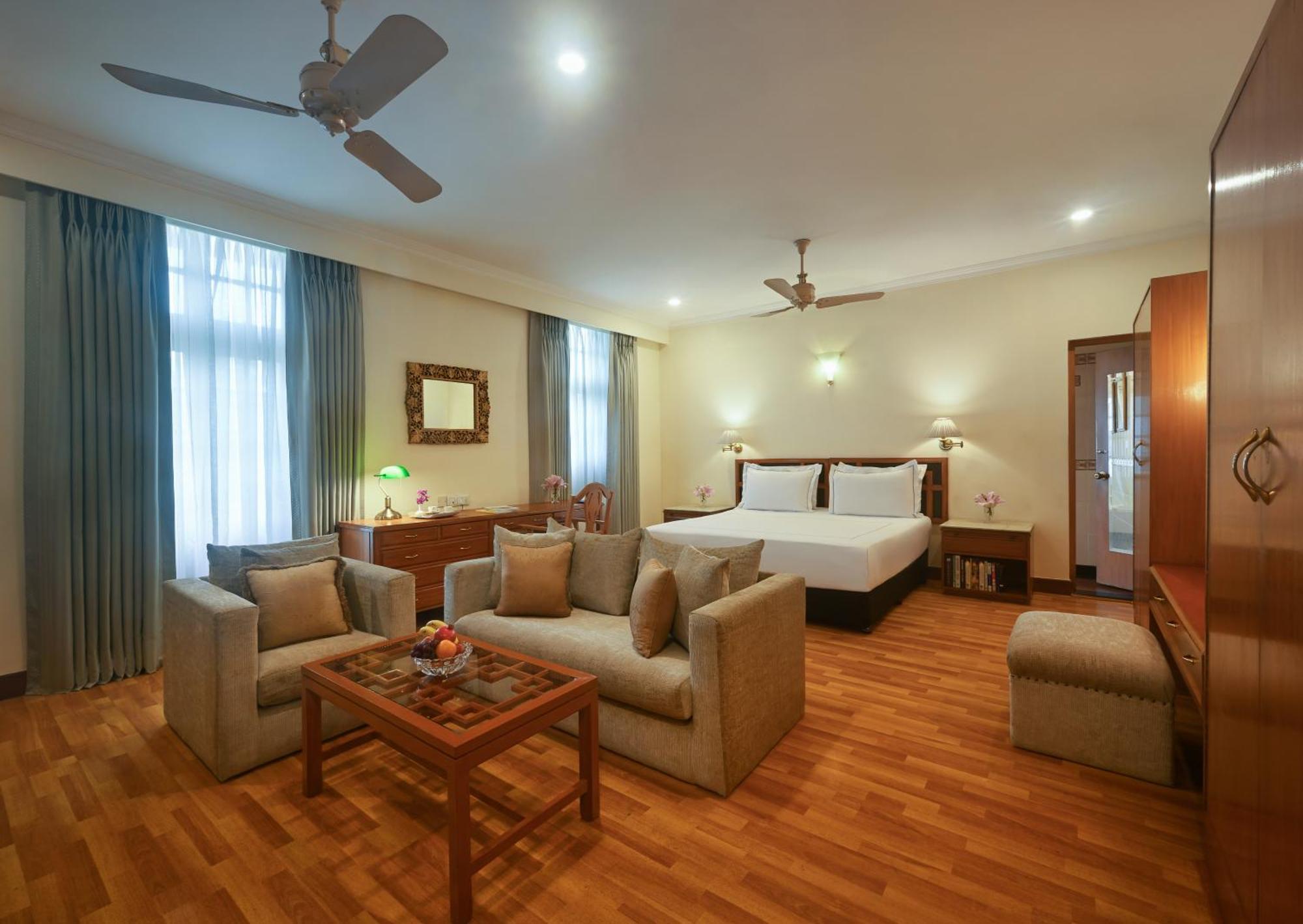 Ambassador, New Delhi - Ihcl Seleqtions Hotel Eksteriør billede A suite at the hotel