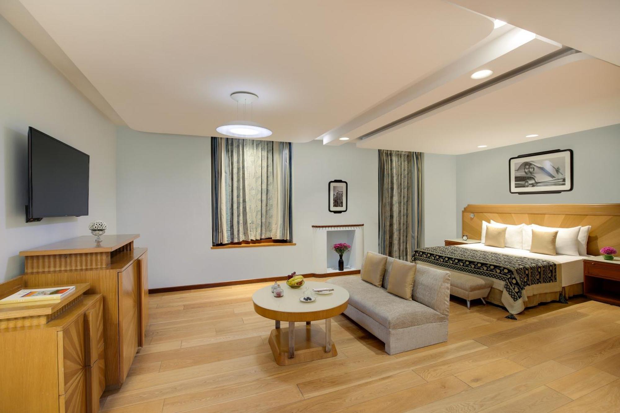 Ambassador, New Delhi - Ihcl Seleqtions Hotel Eksteriør billede Suite room at The Park, New Delhi