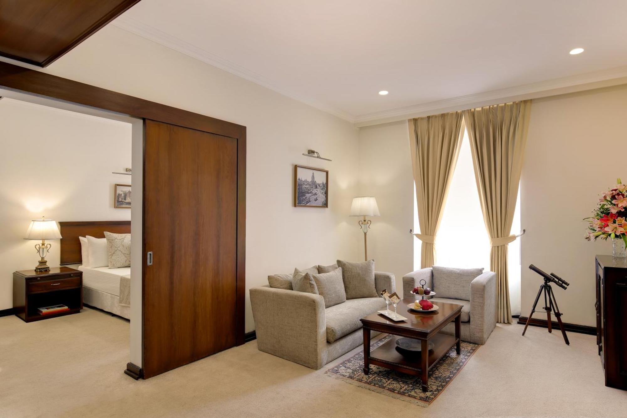Ambassador, New Delhi - Ihcl Seleqtions Hotel Eksteriør billede A suite at the Oberoi, Mumbai